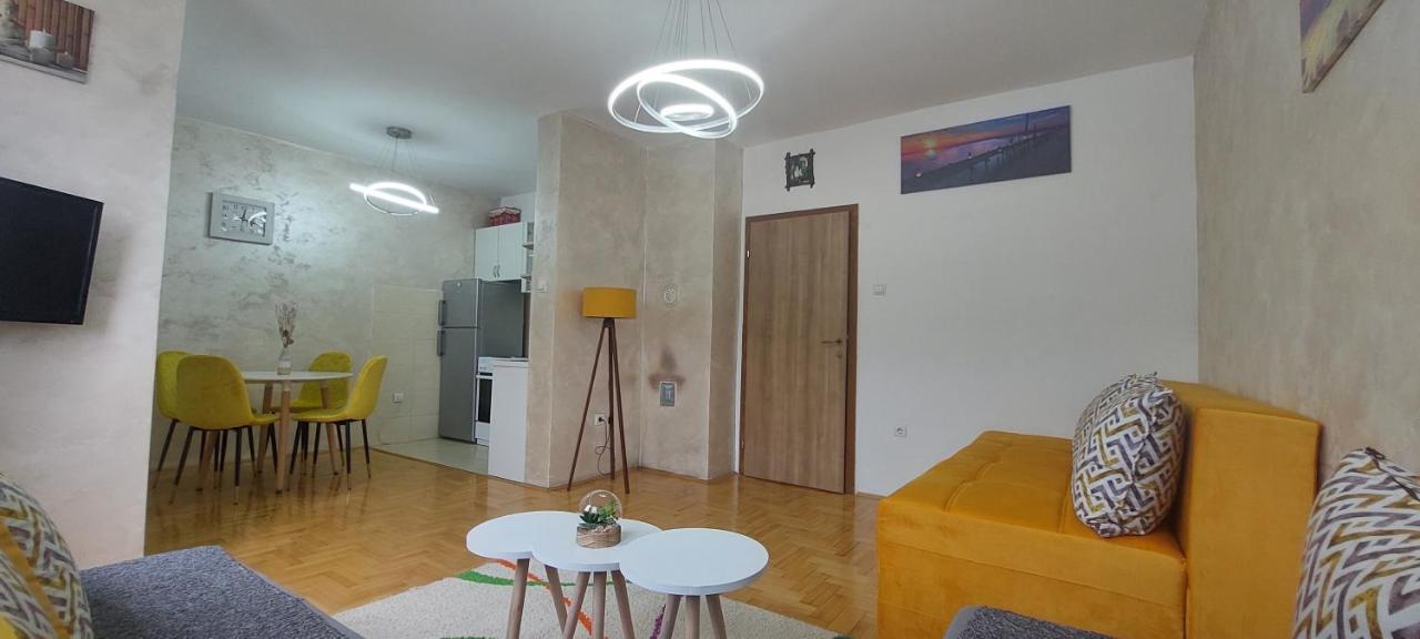 Apartman Bujisic 플루지네 외부 사진