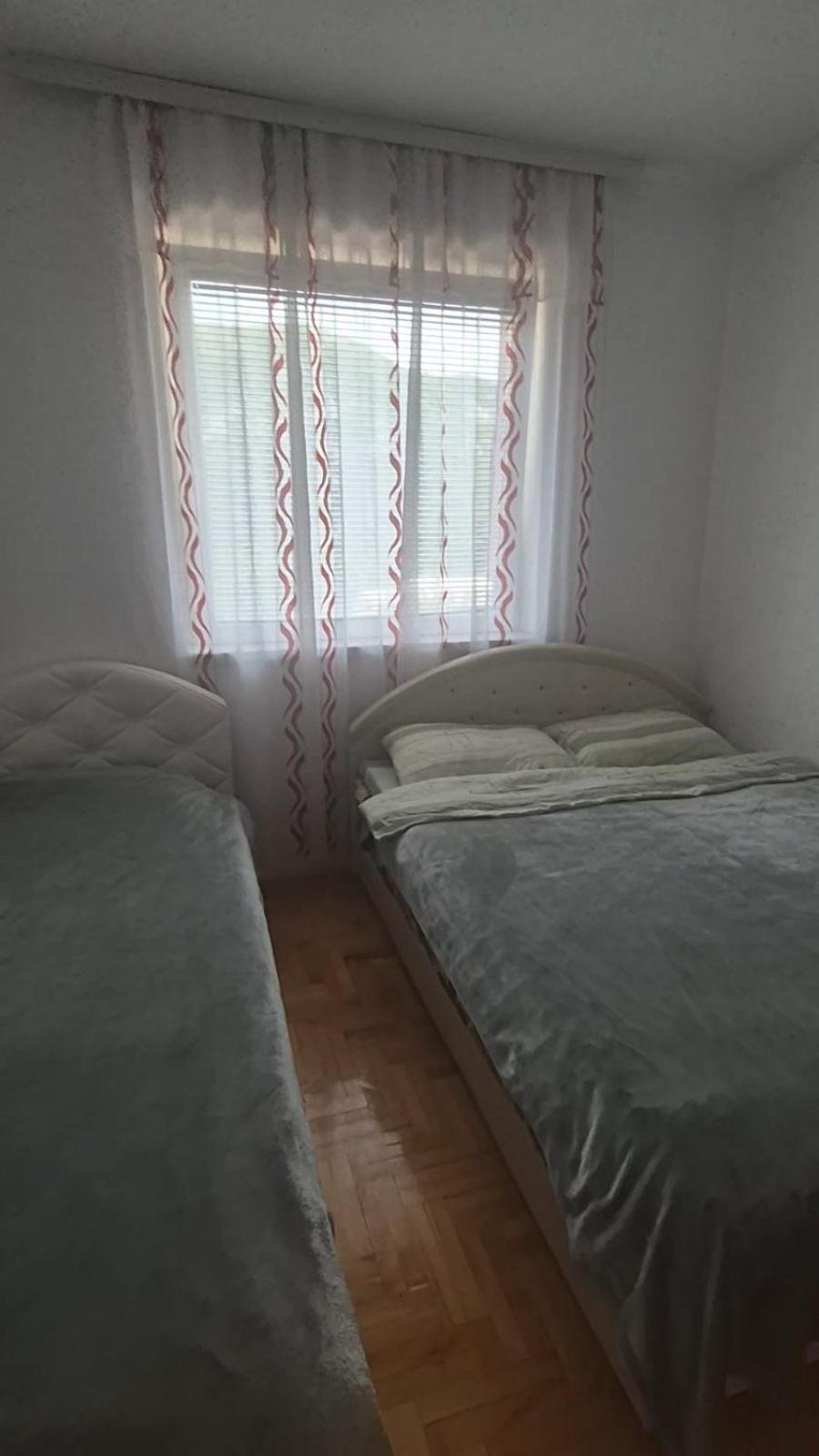 Apartman Bujisic 플루지네 외부 사진