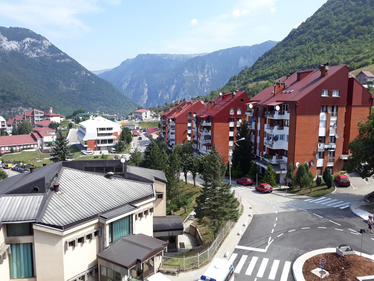 Apartman Bujisic 플루지네 외부 사진